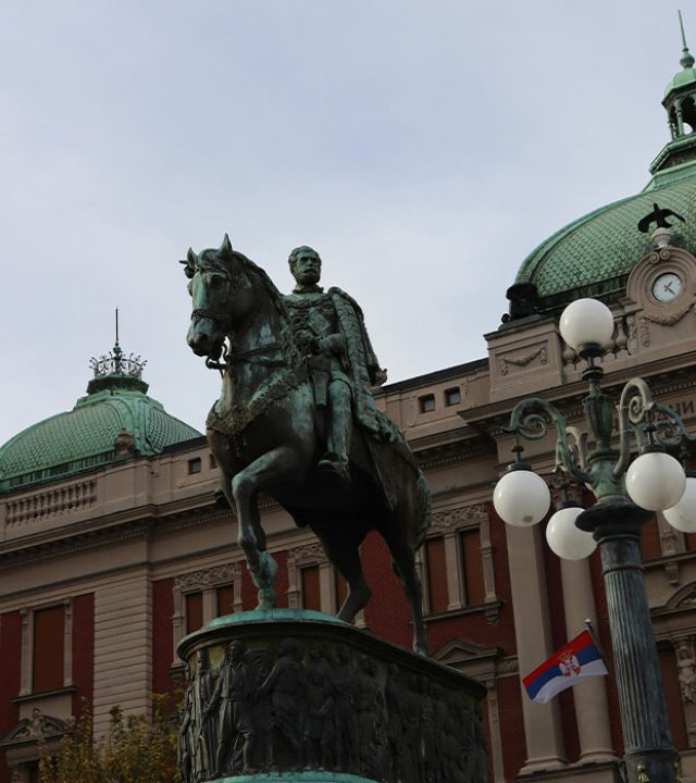 knez-mihailova-konjanik